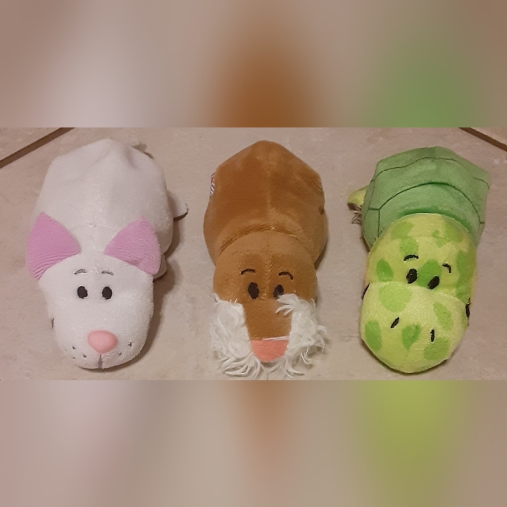 3 Little FlipZees Reversible Plush Animals by Jay at Play 2015